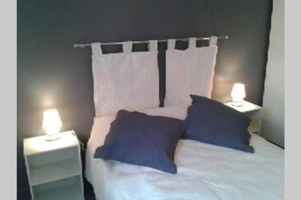 Gite A La Ferme Pres Vulcania-Gr89 La Goutelle ภายนอก รูปภาพ